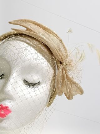 Diadema  de fiesta para boda.