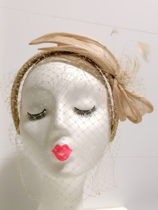 Diadema  de fiesta para boda.