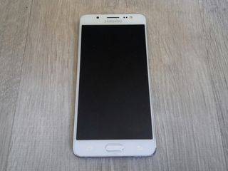 Teléfono móvil Samsung Galaxy J5 6 SIN BATERÍA