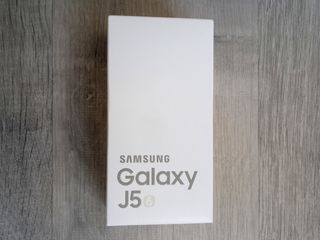 Teléfono móvil Samsung Galaxy J5 6 SIN BATERÍA