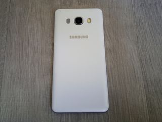 Teléfono móvil Samsung Galaxy J5 6 SIN BATERÍA