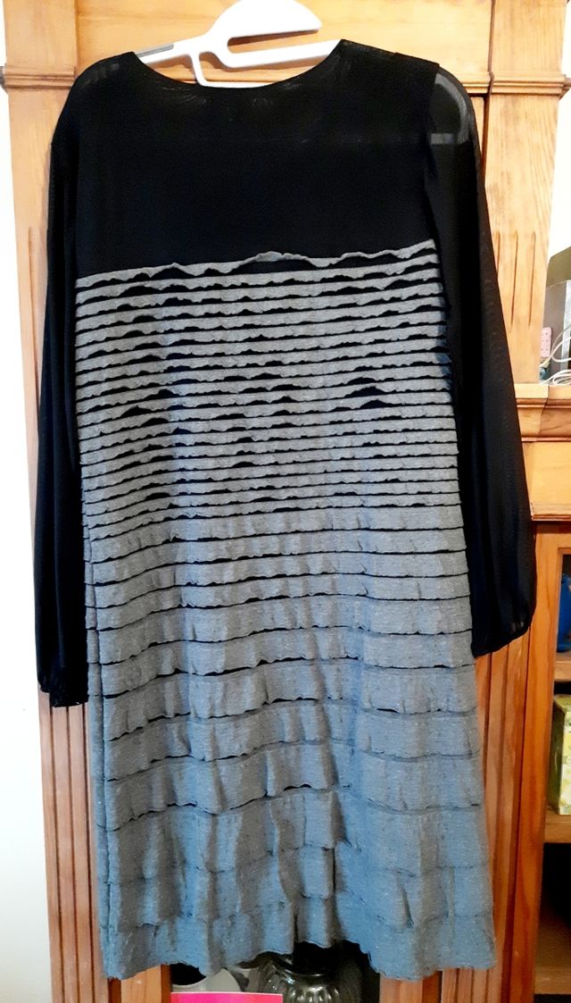 💥Vestido Paca García. Talla 44. Nuevo y original