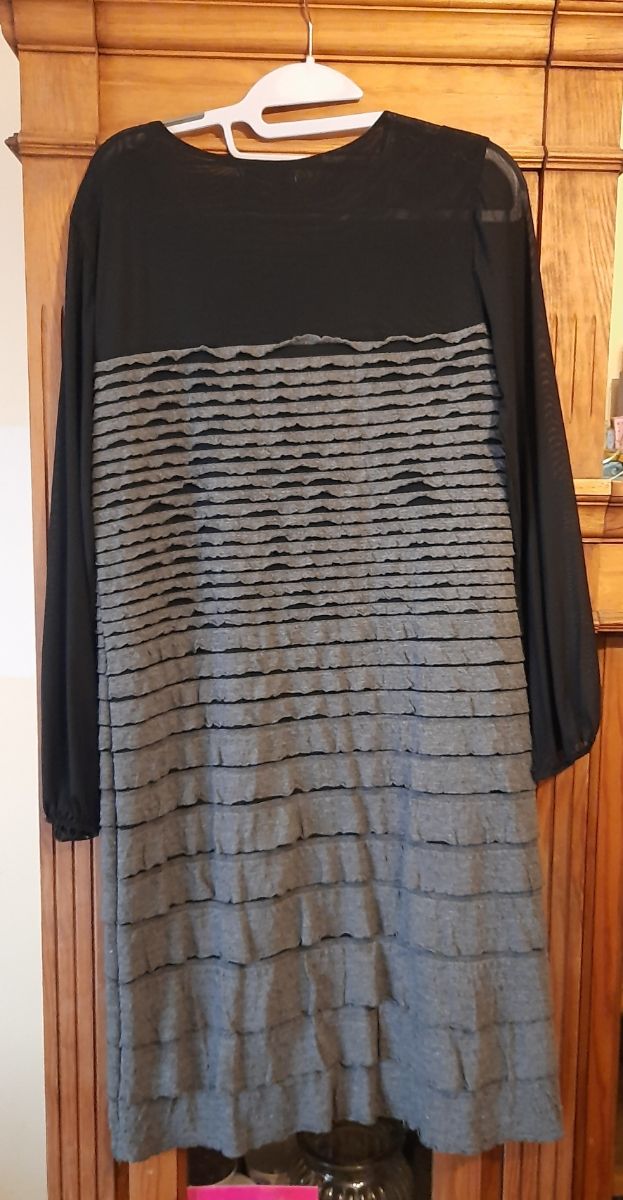 💥Vestido Paca García. Talla 44. Nuevo y original