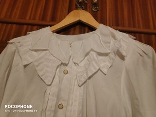 BLUSA,CAMISA T. 42 vale a  M y L. CUELLO PRECIOSOu