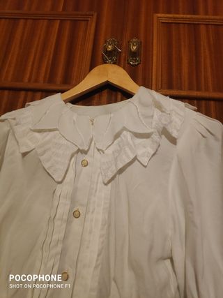BLUSA,CAMISA T. 42 vale a  M y L. CUELLO PRECIOSOu