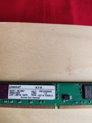 Dos memorias RAM Kingston KVR1333D3N9/2G
