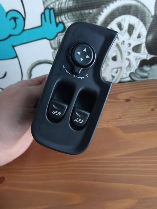 Mandos elevalunas Alfa Romeo 147 3 puertas de segunda mano en Pola de Siero en WALLAPOP Mandos elevalunas Alfa Romeo 147 3 puertas de segunda mano en Pola de Siero en WALLAPOP