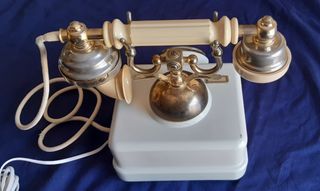 Teléfono antiguo