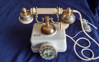 Teléfono antiguo