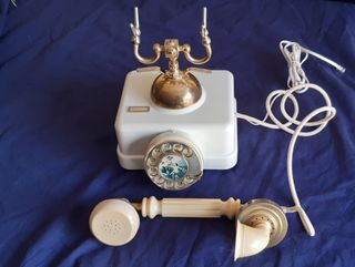 Teléfono antiguo