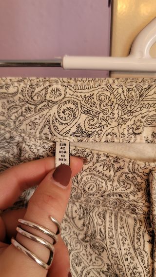 Pantalon blanco estampado paisley Zara