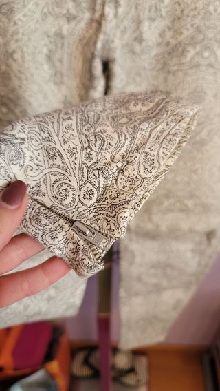 Pantalon blanco estampado paisley Zara