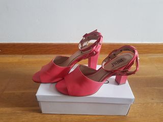 Sandalias color coral , número  39