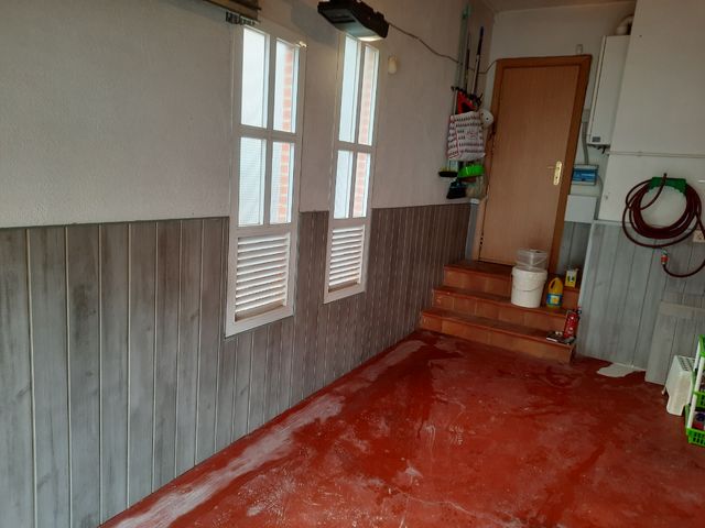 instalación de frisos PVC. y Madera.