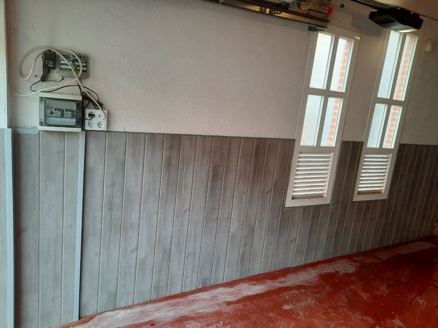 instalación de frisos PVC. y Madera.