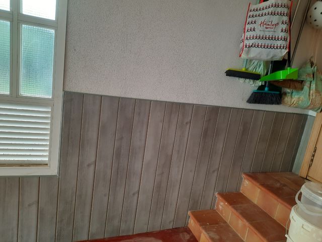 instalación de frisos PVC. y Madera.