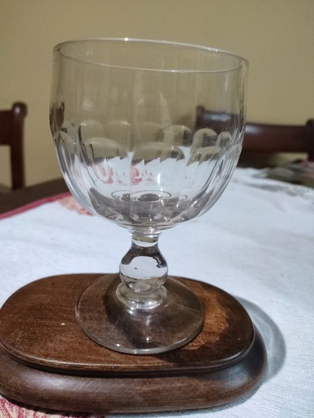 Copa gigante de cristal soplado de Gijón