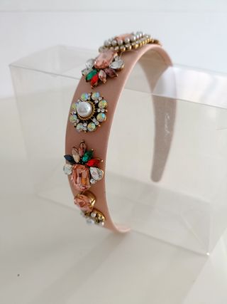 Diadema joya para fiesta.
