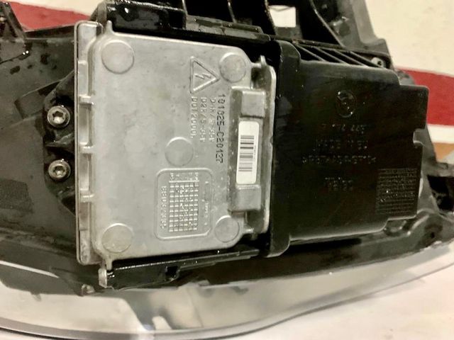 Faro Derecho de Xenón Serie 1 E87-E81-E82-E88