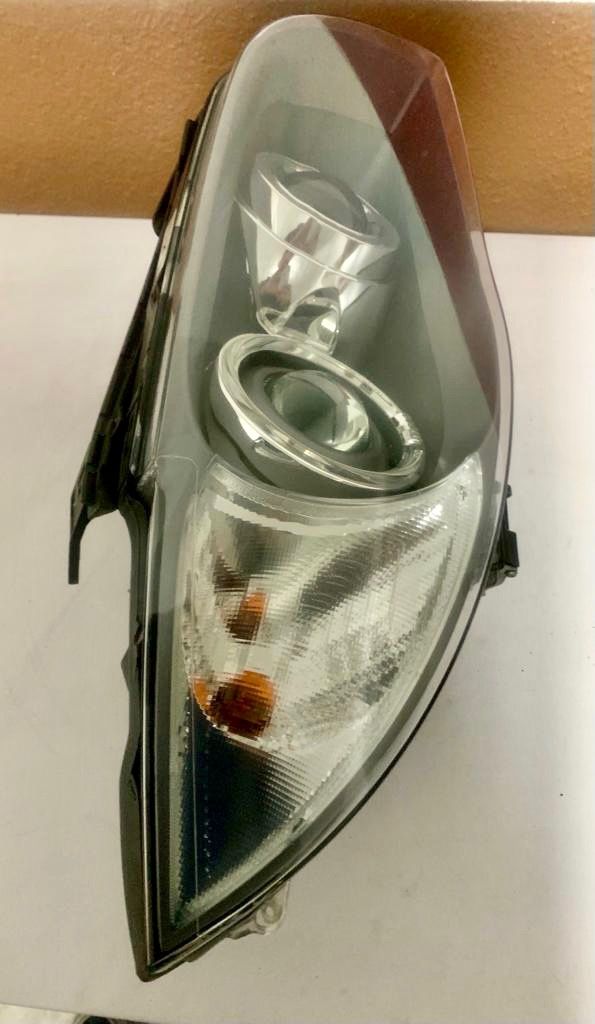 Faro Derecho de Xenón Serie 1 E87-E81-E82-E88