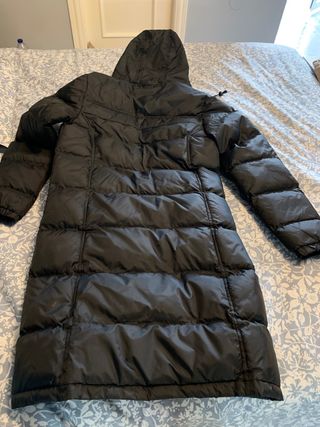 Parka tipo pluma largo negro