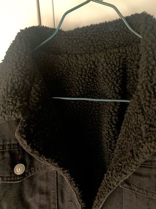 Chaqueta vaquera negra con forro calentito