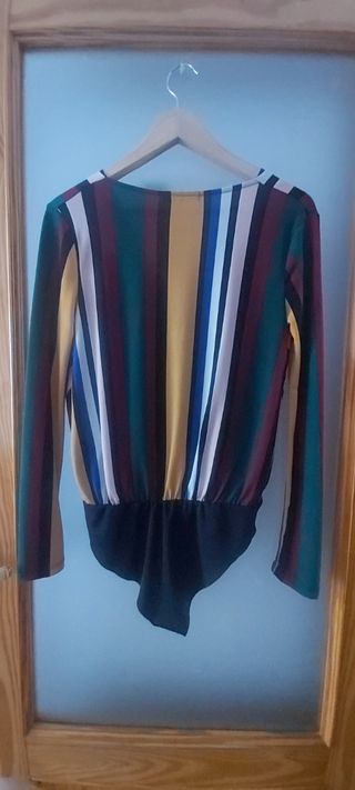 camisa body de punto, rayas de varios colores