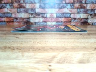 Marvel fumetto Iron Man con poster all'interno