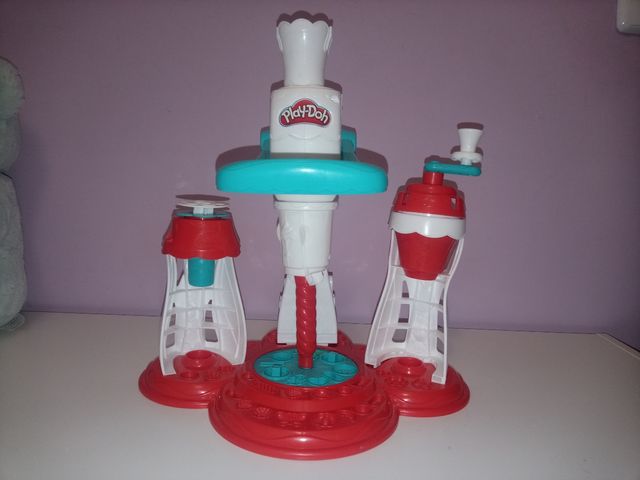 Heladera y camión PLAY DOH