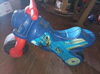 Moto correpasillos Spiderman