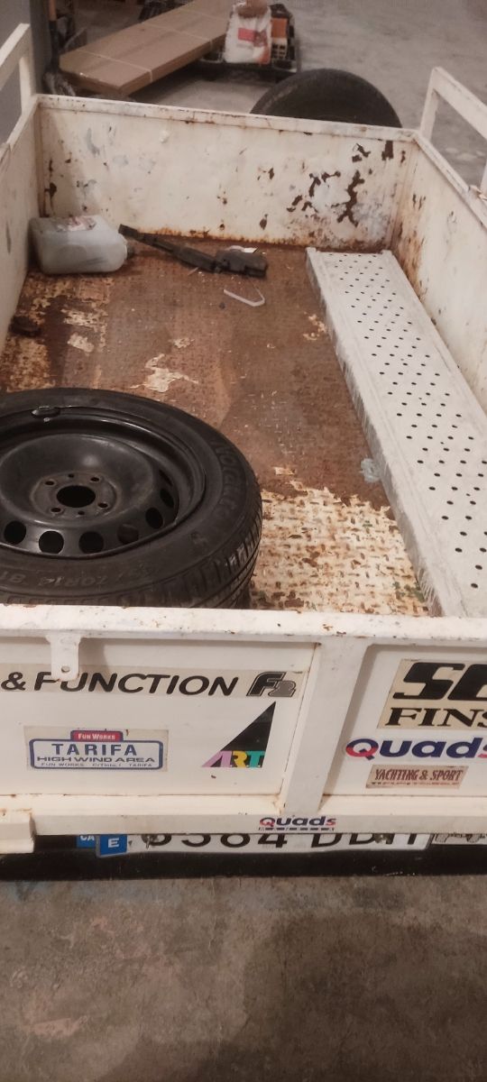 se alquila 2 remolques