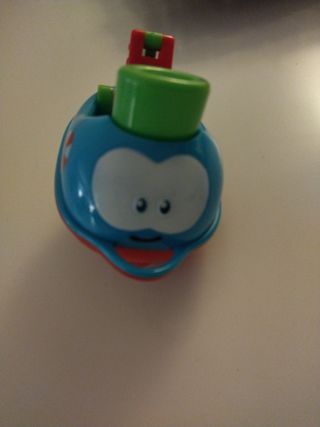 Ambulancia y barco de juguete