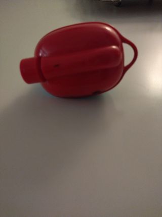 Ambulancia y barco de juguete