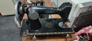 Máquina de coser SIGMA antigua