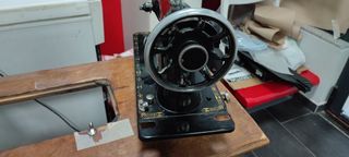 Máquina de coser SIGMA antigua