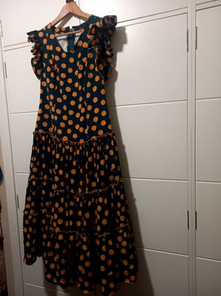 OFERTON 4 trajes  Flamenca.REGALO falda rociera