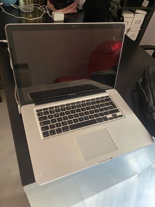 MacBook Pro 2011 15 pulgadas. i7 16gb RAM 500gb 