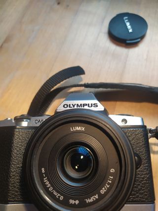 Cámara Olympus + Objetivo