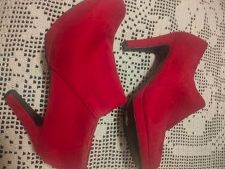 botines rojos 