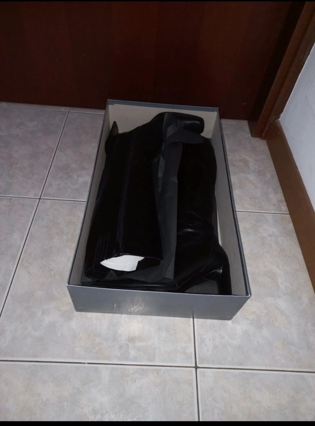 Stivali col tacco, Neri: "Vitello nero"