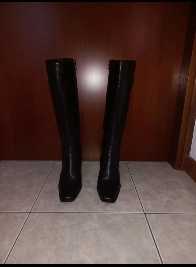 Stivali col tacco, Neri: "Vitello nero"