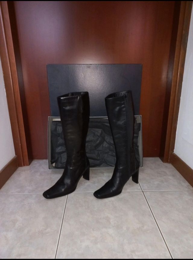 Stivali col tacco, Neri: "Vitello nero"