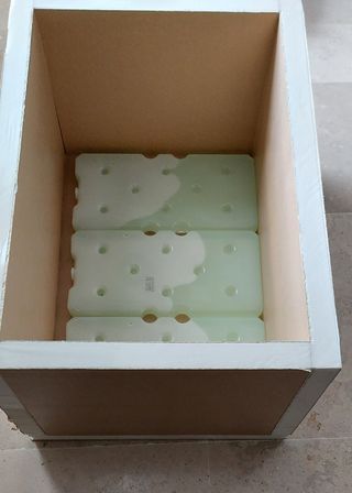 4 Neveras o cajones isotermicos y enfriadores