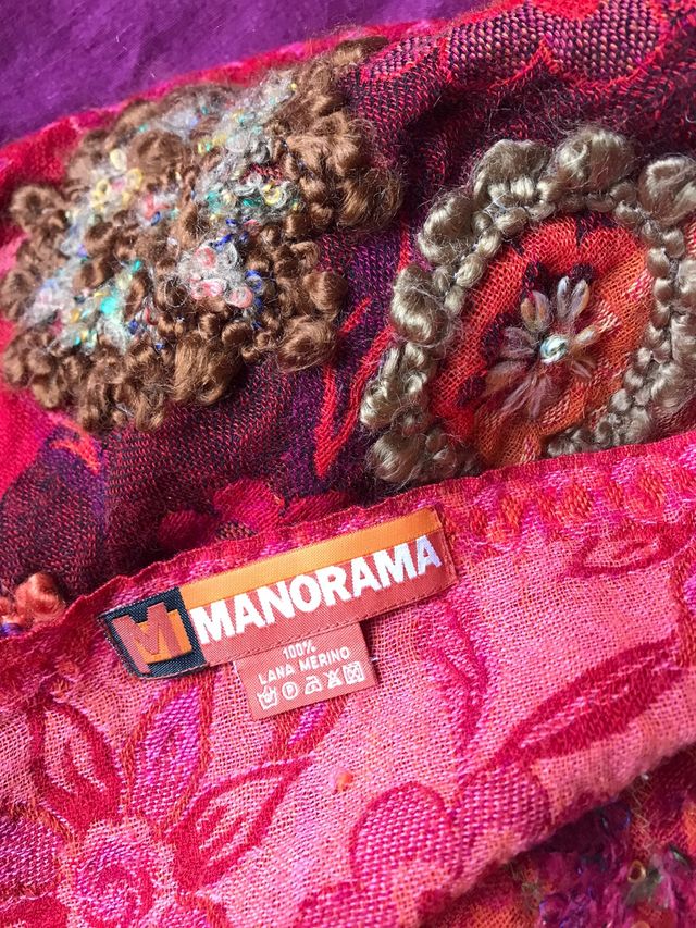 Maxi sciarpa Manorama in lana ricamata 