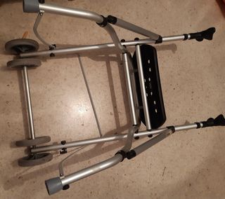 Andador con asiento y plegable 