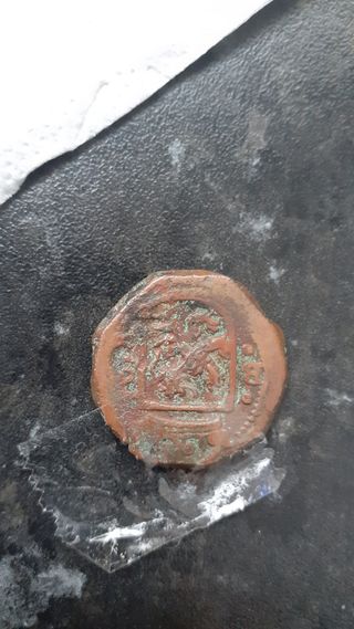 vendo una monedad antigua española 