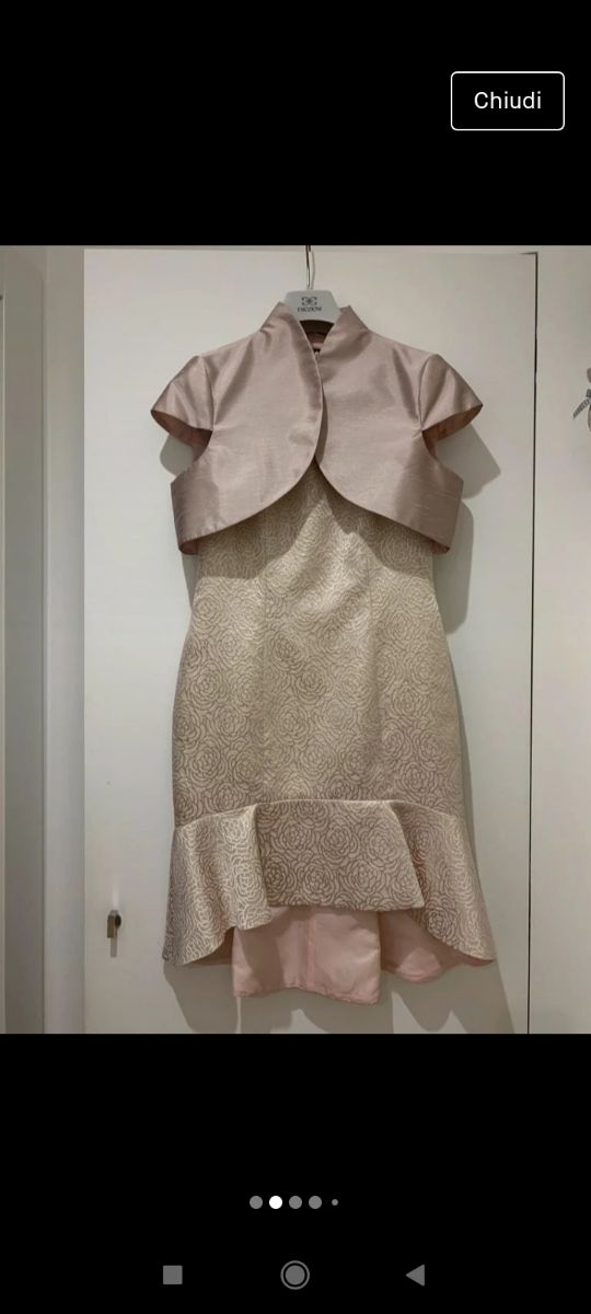 Abito longhette, elegante. Carla Ruiz