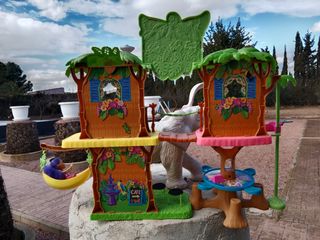 Cafetería + complementos + muñeca 15.€.