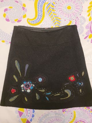 Falda negra de paño Desigual 