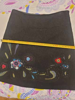 Falda negra de paño Desigual 